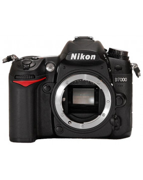 Зеркальный фотоаппарат Nikon D7000 Body